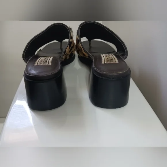 Kenneth Cole Reaction Leopard Sandals - Picture 3 of 4